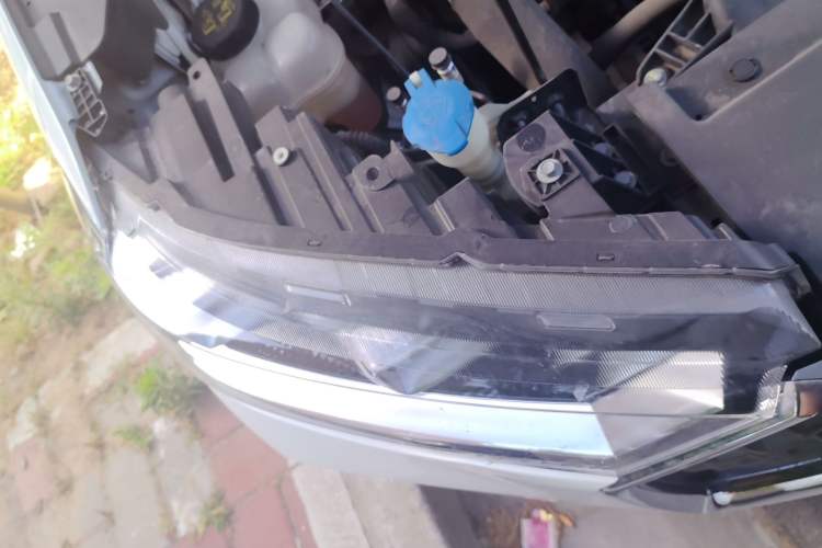 Used Haval H6 2021 3rd Generation 1.5T Automatic Two-Wheel Drive Max Right Front Headlight