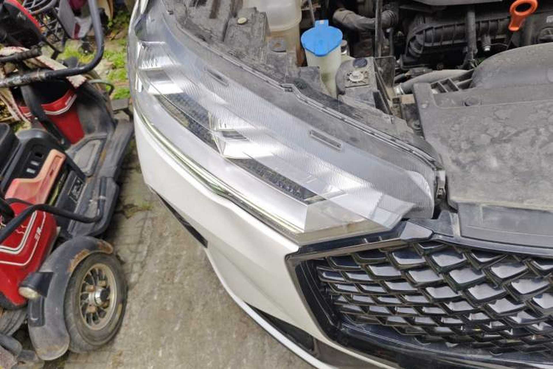 Used Haval H6 2021 3rd Generation 2.0T Automatic Two-Wheel Drive Max Right Front Headlight