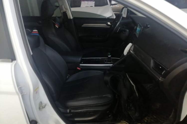 Used Haval H6 2021 Sport Edition 1.5T Automatic Elite Smart Connectivity Model U-Shape Grille Right Front Seat