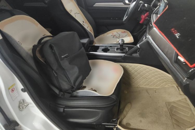 Used Haval H6 2021 Sport Edition 1.5T Automatic Elite Smart Connectivity Model U-Shape Grille Right Front Seat