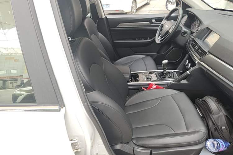 Used Haval H6 2021 Sport Edition 1.5T Manual Elite Smart Connectivity Model with Hexagonal Grille Right Front Seat