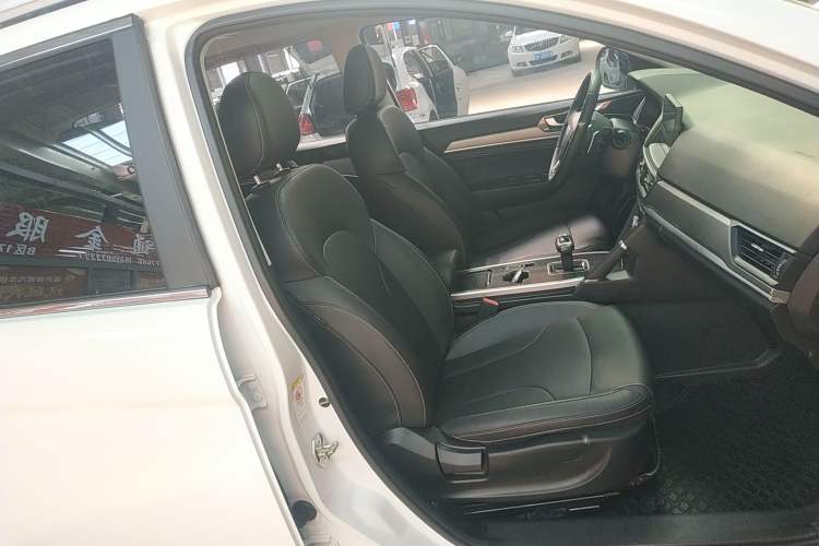 Used Haval H6 2021 Sport Edition 1.5T Automatic Elite Smart Connectivity Model U-Shape Grille Right Front Seat