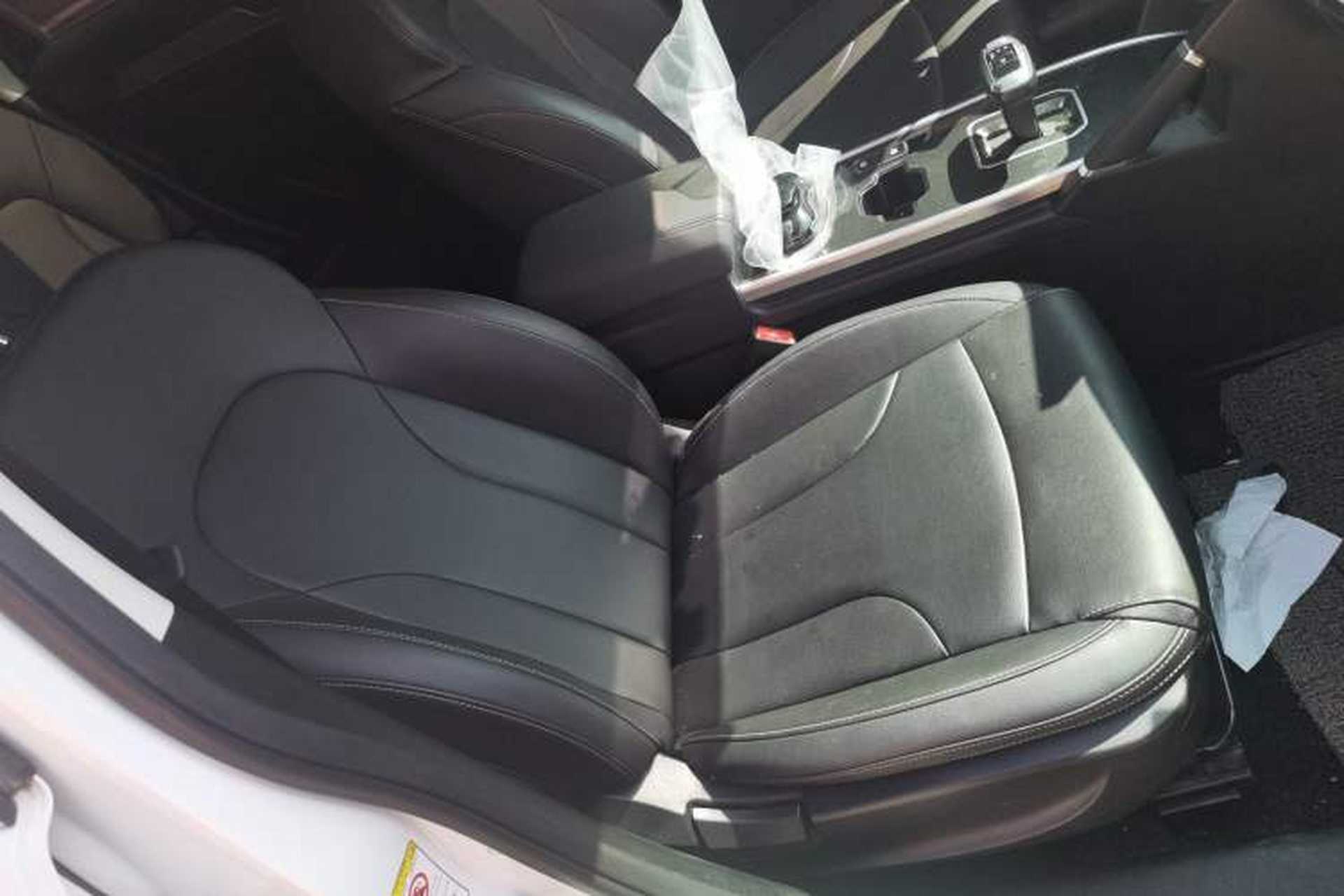 Used Haval H6 2021 Sport Edition 1.5T Automatic Elite Smart Connectivity Model with Hexagonal Grille Right Front Seat