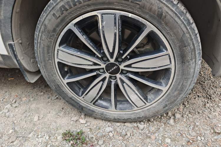 Used Haval H6 2021 1.5 GDIT Automatic Champion Edition Right Front Wheel Hub