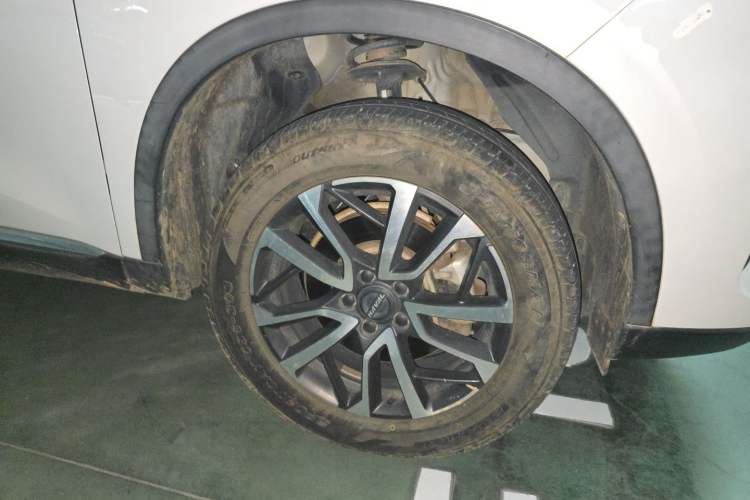Used Haval H6 2021 3rd Generation 1.5T Automatic Two-Wheel Drive Pro Right Front Wheel Hub