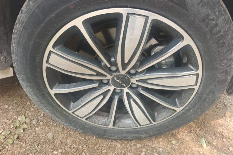Used Haval H6 2021 1.5 GDIT Automatic Champion Edition Right Front Wheel Hub