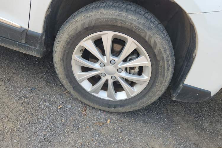 Used Haval H6 2021 Sport Edition 1.5T Automatic Elite Smart Connectivity Model with Hexagonal Grille Right Front Wheel Hub