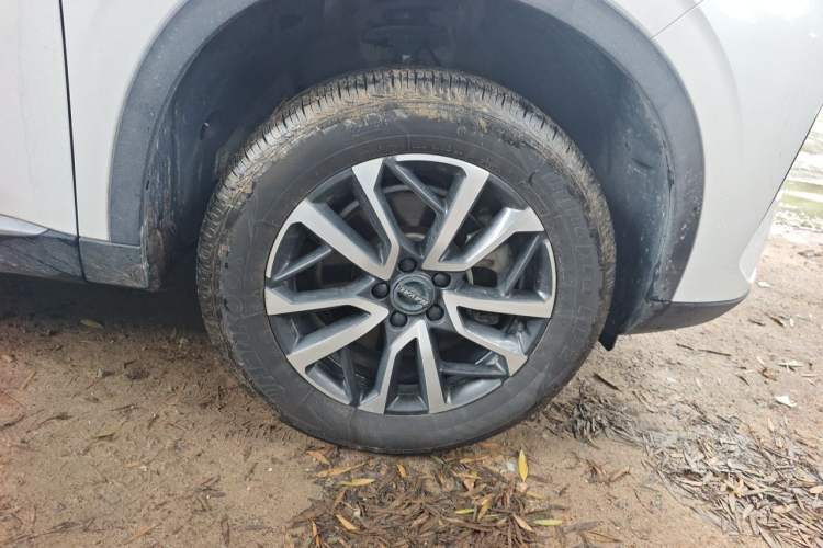 Used Haval H6 2021 3rd Generation 1.5T Automatic Two-Wheel Drive Max Right Front Wheel Hub