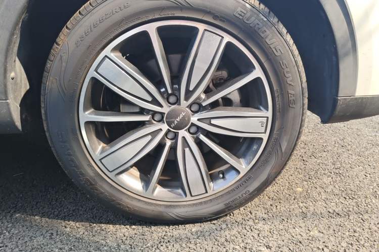 Used Haval H6 2021 2.0 GDIT Automatic GT Luxury Edition Right Front Wheel Hub