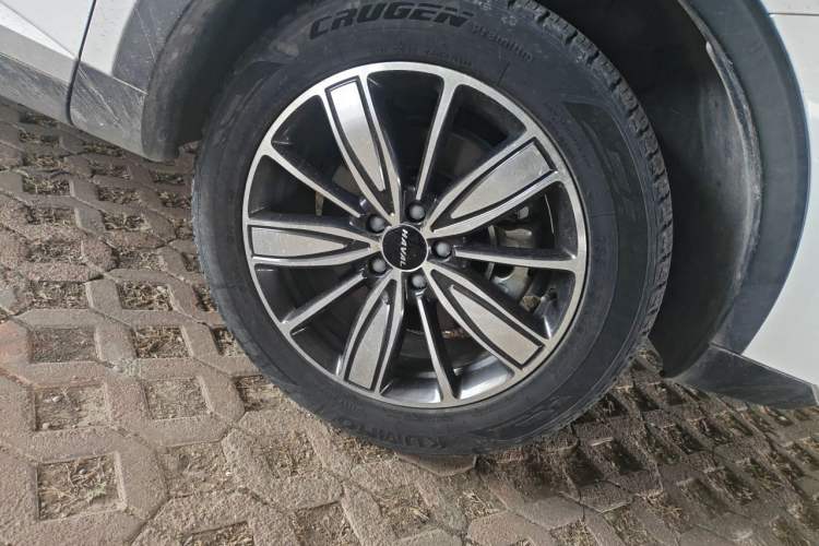 Used Haval H6 2021 2.0 GDIT Automatic GT Luxury Edition Right Front Wheel Hub