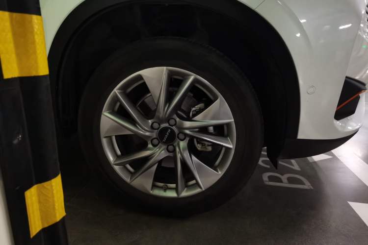 Used Haval H6 2021 3rd Generation 1.5T Automatic Two-Wheel Drive Supreme+ Right Front Wheel Hub