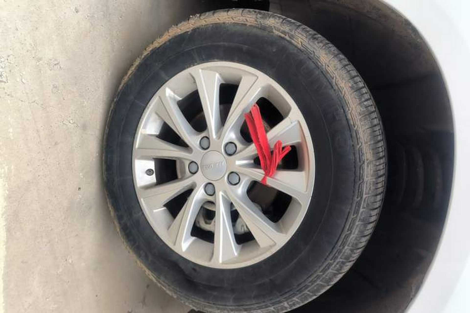 Used Haval H6 2021 Sport Edition 1.5T Automatic Elite Smart Connectivity Model with Hexagonal Grille Right Front Wheel Hub
