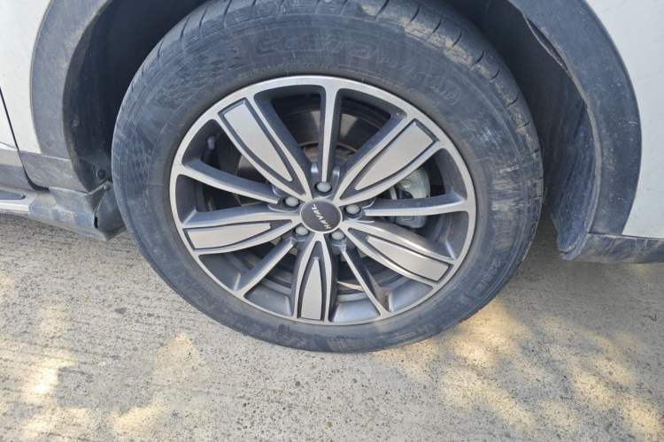 Used Haval H6 2021 2.0 GDIT Automatic Champion Edition Right Front Wheel Hub