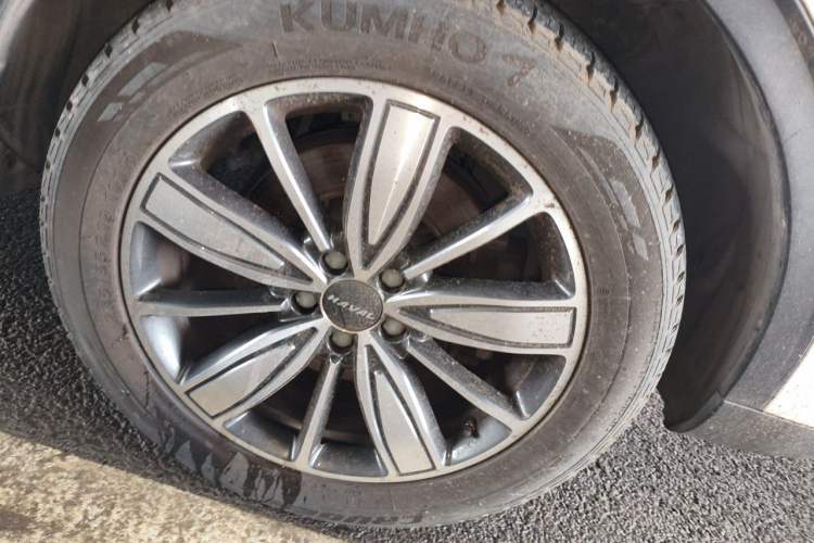 Used Haval H6 2021 1.5 GDIT Automatic Champion Edition Right Front Wheel Hub