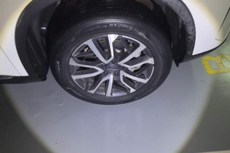 Used Haval H6 2021 3rd Generation 1.5T Automatic Two-Wheel Drive Max Right Front Wheel Hub