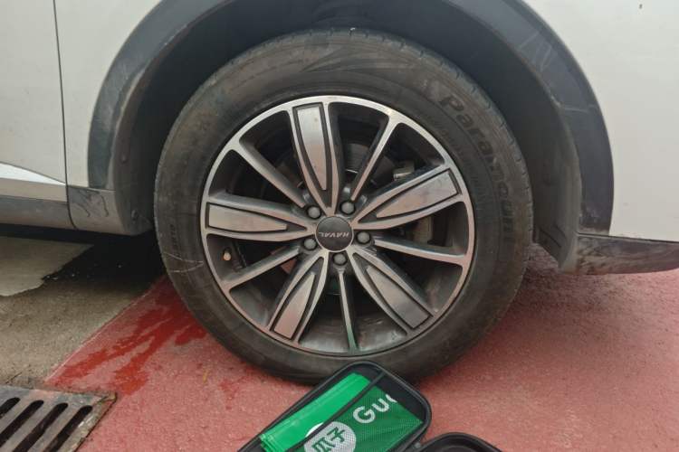 Used Haval H6 2021 1.5 GDIT Automatic Champion Edition Right Front Wheel Hub