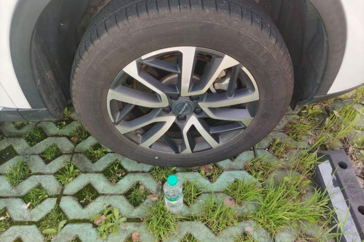 Used Haval H6 2021 3rd Generation 1.5T Automatic Two-Wheel Drive Max Right Front Wheel Hub