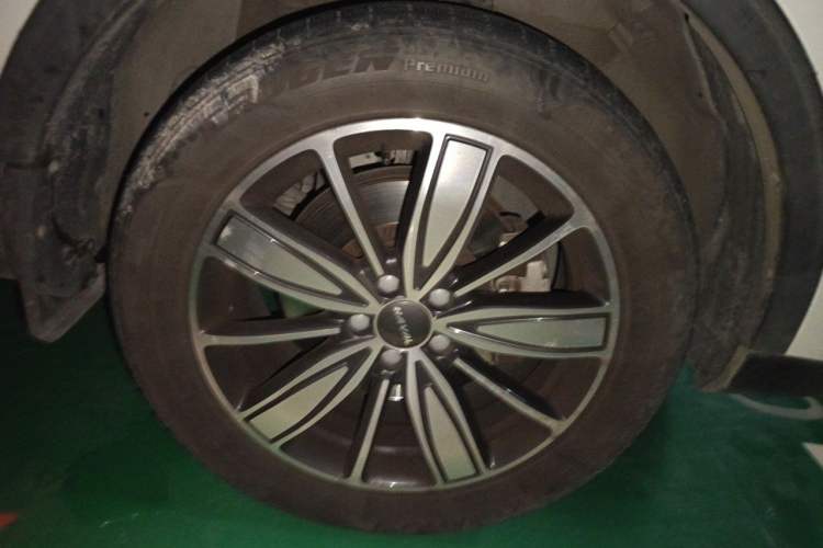 Used Haval H6 2021 2.0 GDIT Automatic Champion Edition Right Front Wheel Hub
