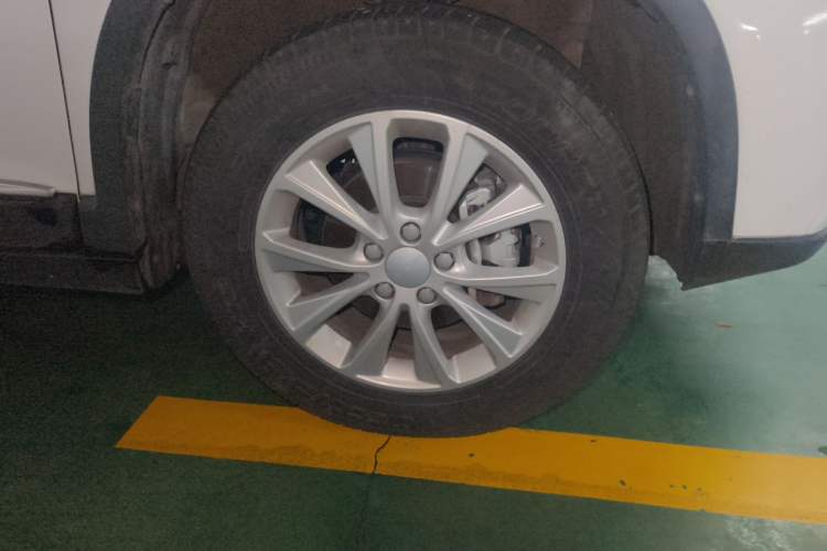 Used Haval H6 2021 Sport Edition 1.5T Automatic Elite Smart Connectivity Model U-Shape Grille Right Front Wheel Hub
