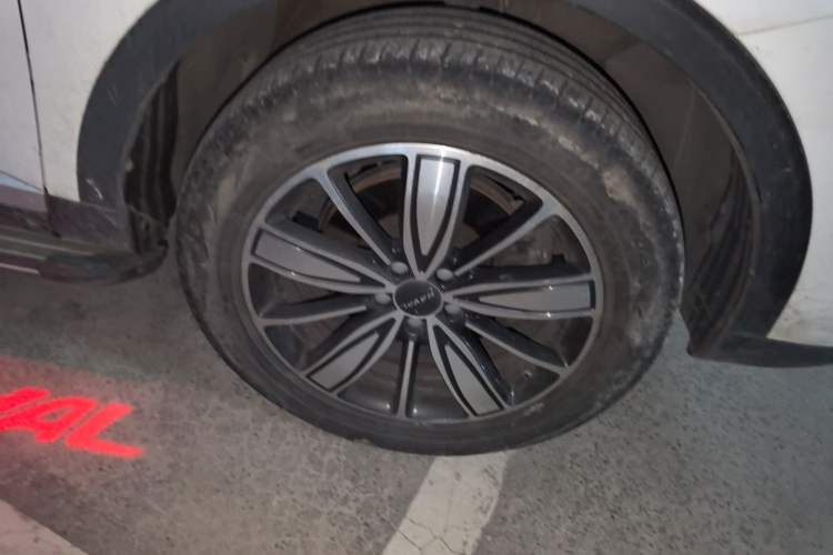 Used Haval H6 2021 2.0 GDIT Automatic Champion Edition Right Front Wheel Hub