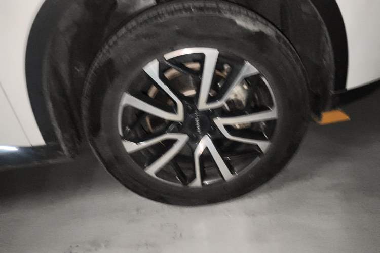 Used Haval H6 2021 3rd Generation 1.5T Automatic Two-Wheel Drive Max Right Front Wheel Hub