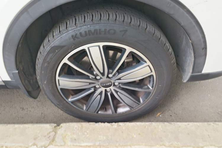 Used Haval H6 2021 2.0 GDIT Automatic Champion Edition Right Front Wheel Hub