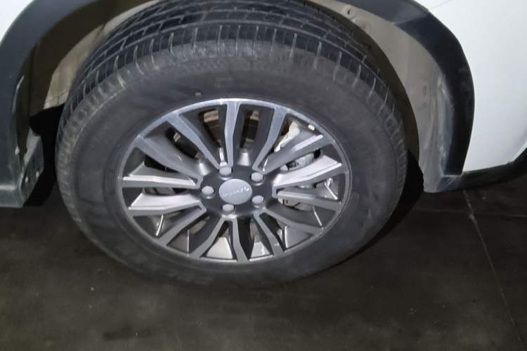 Used Haval H6 2021 Sport Edition 1.5T Automatic Elite Smart Connectivity Model U-Shape Grille Right Front Wheel Hub