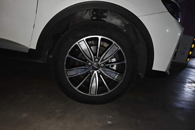 Used Haval H6 2021 1.5 GDIT Automatic Champion Edition Right Front Wheel Hub