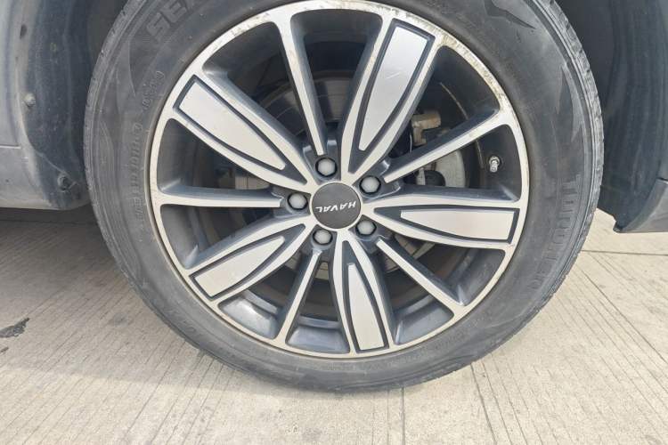Used Haval H6 2021 1.5 GDIT Automatic Champion Edition Right Front Wheel Hub