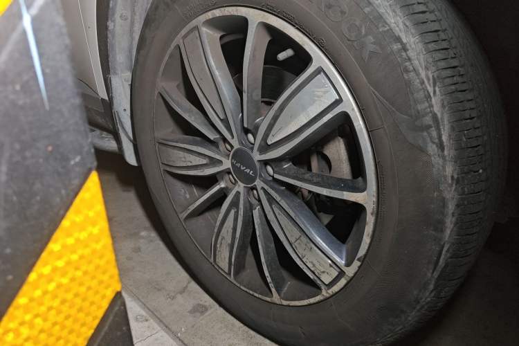 Used Haval H6 2021 1.5 GDIT Automatic Champion Edition Right Front Wheel Hub