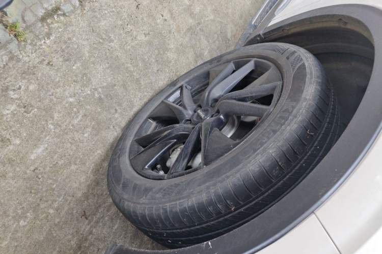 Used Haval H6 2021 3rd Generation 2.0T Automatic Two-Wheel Drive Max Right Front Wheel Hub