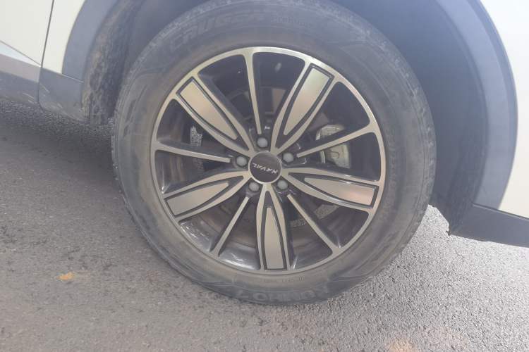 Used Haval H6 2021 1.5 GDIT Automatic Luxury Edition Right Front Wheel Hub