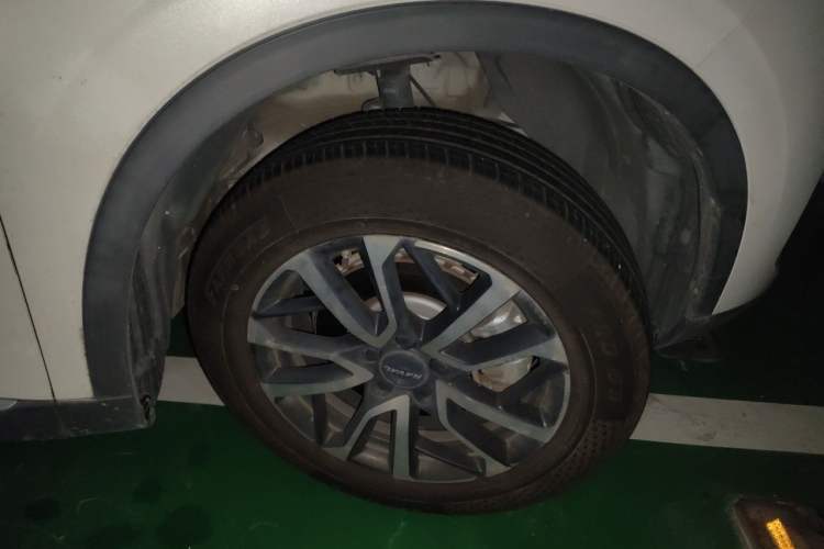 Used Haval H6 2021 3rd Generation 1.5T Automatic Two-Wheel Drive Pro Right Front Wheel Hub