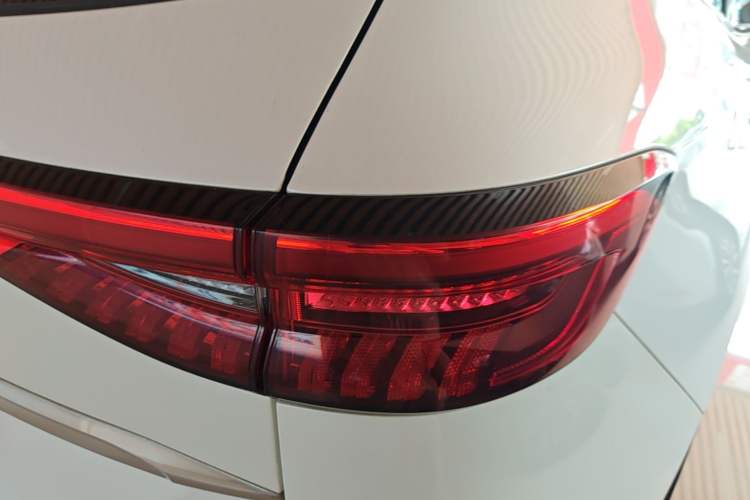 Used Haval H6 2021 3rd Generation 1.5T Automatic Two-Wheel Drive Pro Right Rear Taillight