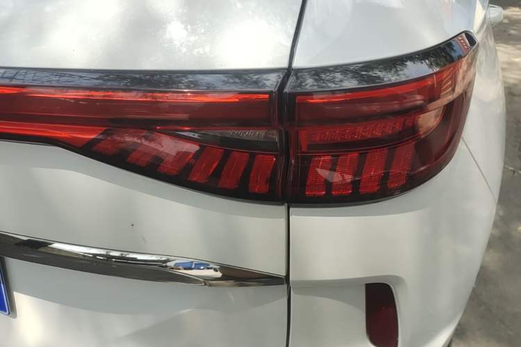 Used Haval H6 2021 3rd Generation 1.5T Automatic Two-Wheel Drive Pro Right Rear Taillight