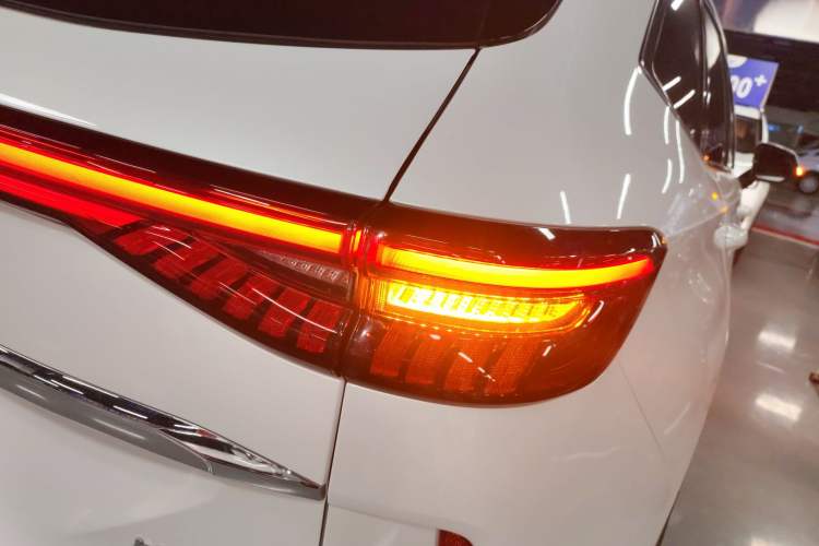 Used Haval H6 2021 3rd Generation 2.0T Automatic Two-Wheel Drive Max Right Rear Taillight