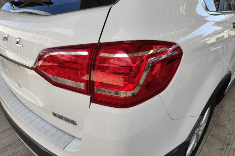 Used Haval H6 2021 Sport Edition 1.5T Automatic Elite Smart Connectivity Model U-Shape Grille Right Rear Taillight