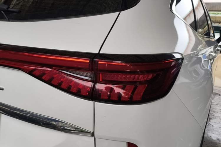 Used Haval H6 2021 3rd Generation 1.5T Automatic Two-Wheel Drive Max Right Rear Taillight