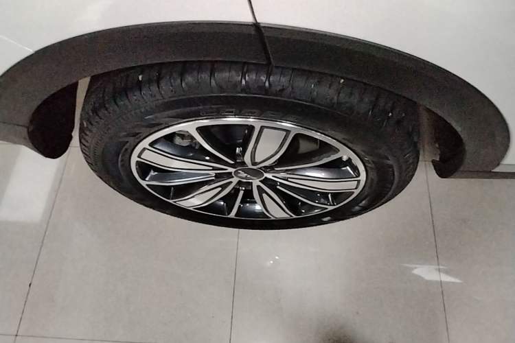 Used Haval H6 2021 1.5 GDIT Automatic Champion Edition Right Rear Wheel Hub