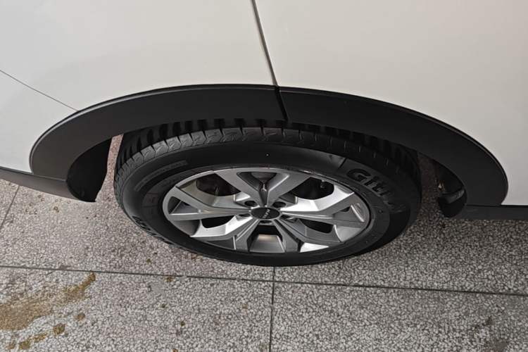 Used Haval H6 2021 National Trend Edition 1.5T Automatic Champion Version Right Rear Wheel Hub