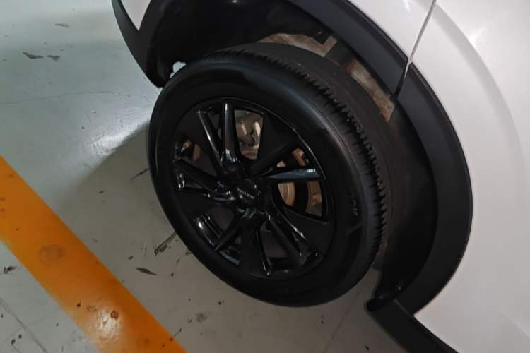 Used Haval H6 2021 3rd Generation 2.0T Automatic Two-Wheel Drive Max Right Rear Wheel Hub
