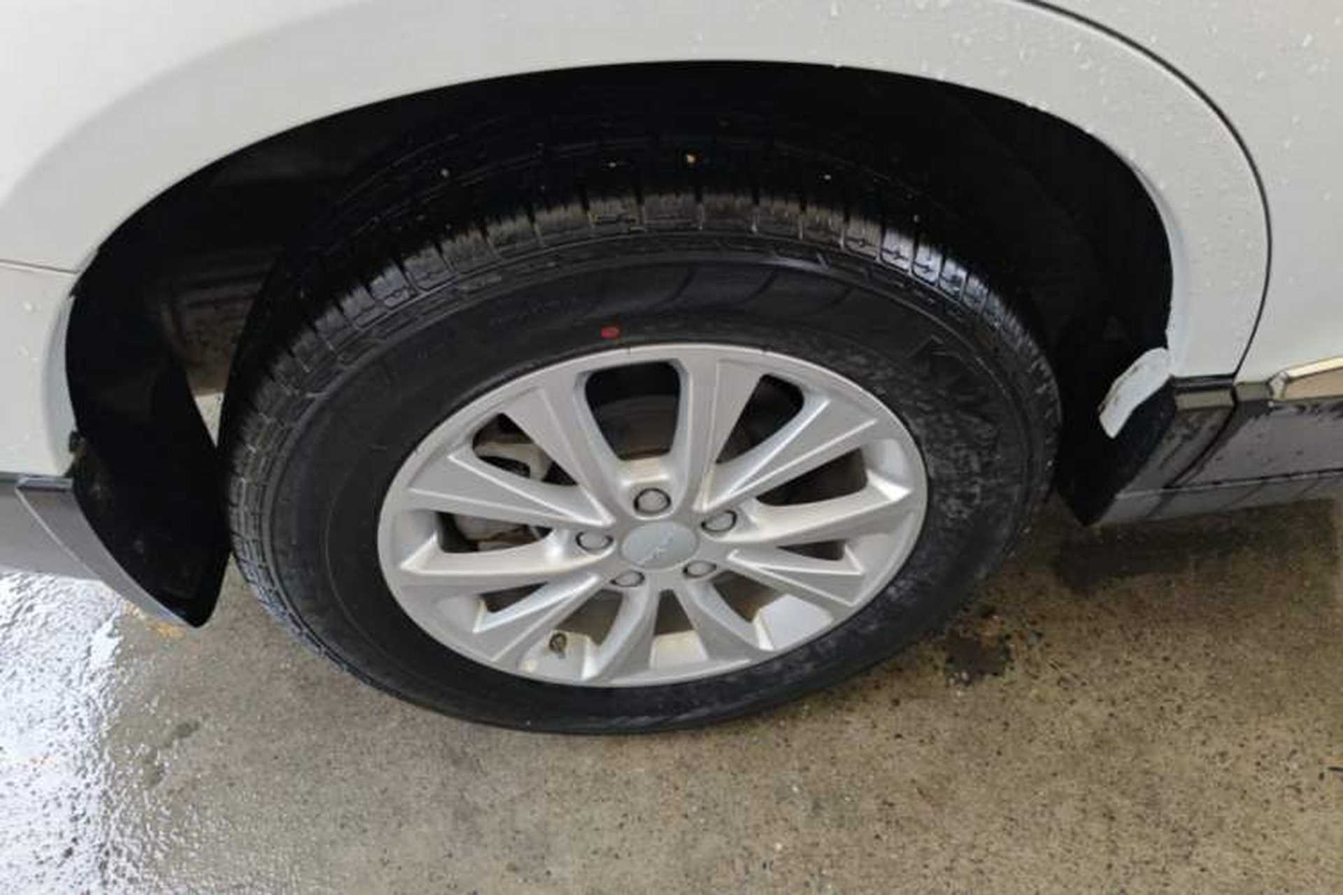Used Haval H6 2021 Sport Edition 1.5T Manual Elite Smart Connectivity Model with Hexagonal Grille Right Rear Wheel Hub