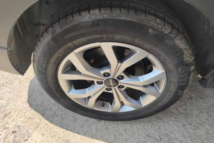 Used Haval H6 2021 National Trend Edition 1.5T Automatic Champion Version Right Rear Wheel Hub