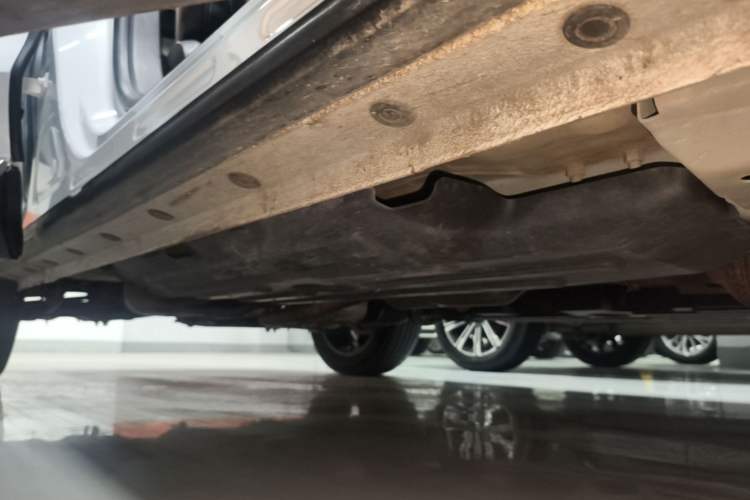 Used Haval H6 2021 3rd Generation 2.0T Automatic All-Wheel Drive Max Right Side Sill