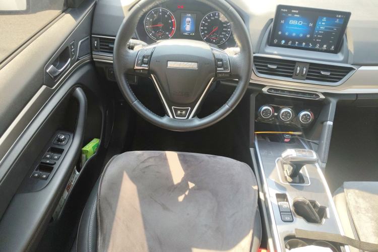 Used Haval H6 2021 Sport Edition 1.5T Automatic Elite Smart Connectivity Model U-Shape Grille Steering Wheel