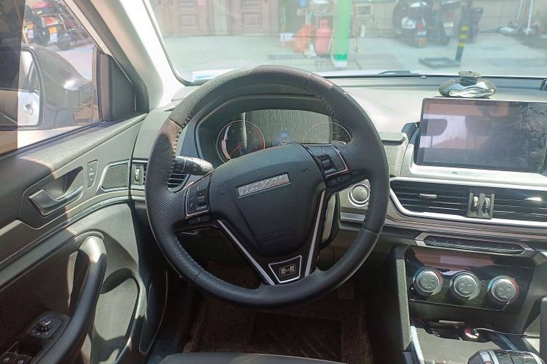 Used Haval H6 2021 Sport Edition 1.5T Automatic Elite Smart Connectivity Model with Hexagonal Grille Steering Wheel