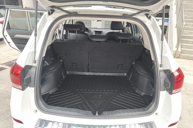 Used Haval H6 2021 Sport Edition 1.5T Manual Elite Smart Connectivity Model with Hexagonal Grille Trunk