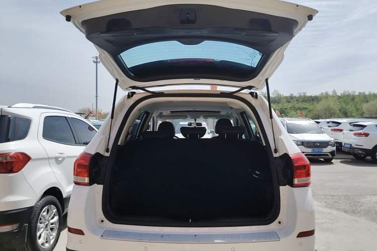 Used Haval H6 2021 Sport Edition 1.5T Automatic Elite Smart Connectivity Model with Hexagonal Grille Trunk