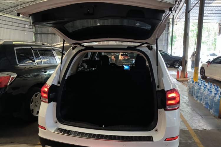 Used Haval H6 2021 Sport Edition 1.5T Automatic Elite Smart Connectivity Model with Hexagonal Grille Trunk