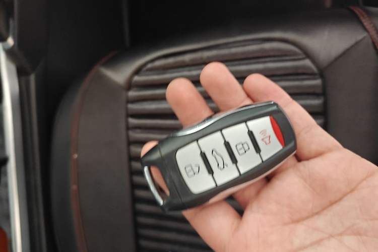 Used Haval H6 2021 Sport Edition 1.5T Automatic Elite Smart Connectivity Model with Hexagonal Grille Vehicle Key